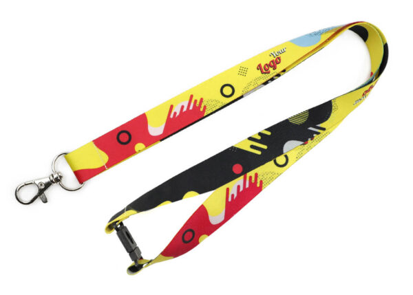 Polyester-Lanyard mit Abreißschnur und Sublimationsdruck. Der Sicherheitsmechanismus ermöglicht ein schnelles Lösen durch einen kräftigen Ruck. AMGS Group.