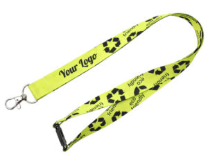 Umweltfreundlicher neongelber Lanyard aus rPET mit "Your Logo"-Bereich und Karabinerhaken, perfekt für Messen und umweltbewusstes Branding. Entdecken Sie das Angebot der AMGS Group.