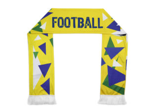Gelber Football-Schal mit großem Schriftzug und bunter geometrischer Grafik, mit weißen Fransen.