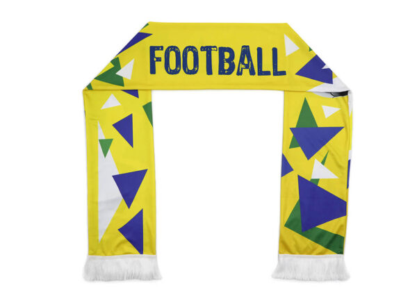 Gelber Football-Schal mit großem Schriftzug und bunter geometrischer Grafik, mit weißen Fransen.