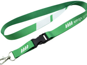 Grüner Polyester-Schlüsselband mit Schnalle und Karabiner, ideal für den schnellen Einsatz im Büro oder auf Messen. Erhältlich bei AMGS Group.